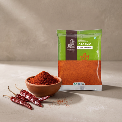 Pack with a bowl of chilli powder and whole Byadagi chillies